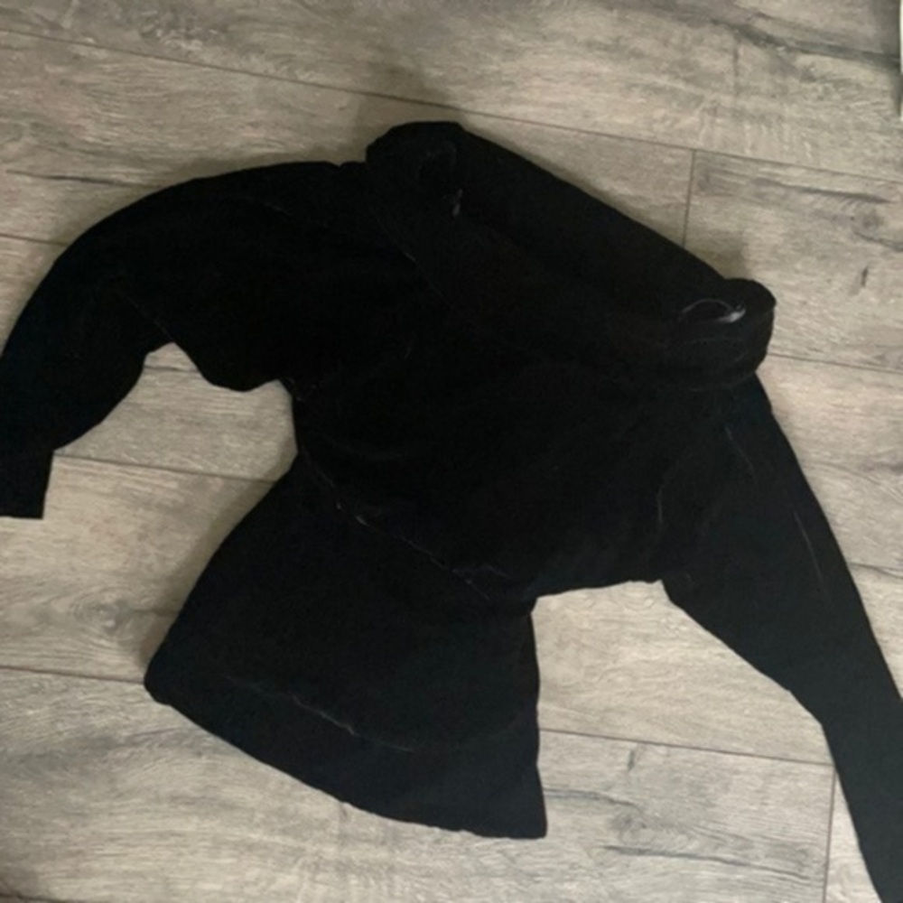 Rachel Zoe top size 0 black Cowell neck velvet sweater